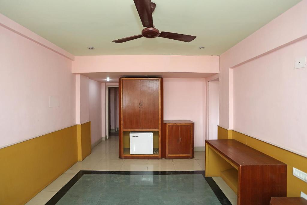 Hotel Keshari - Tap to explore photos