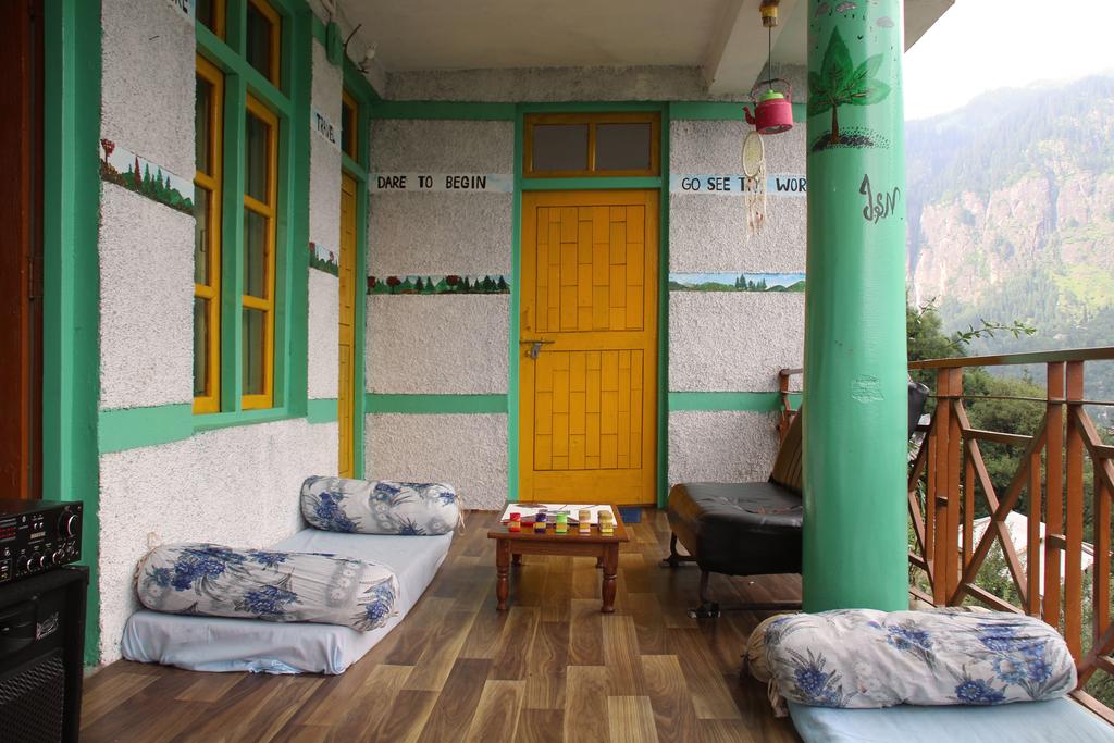 Stayers Hostel and Cafe - Tap to explore photos