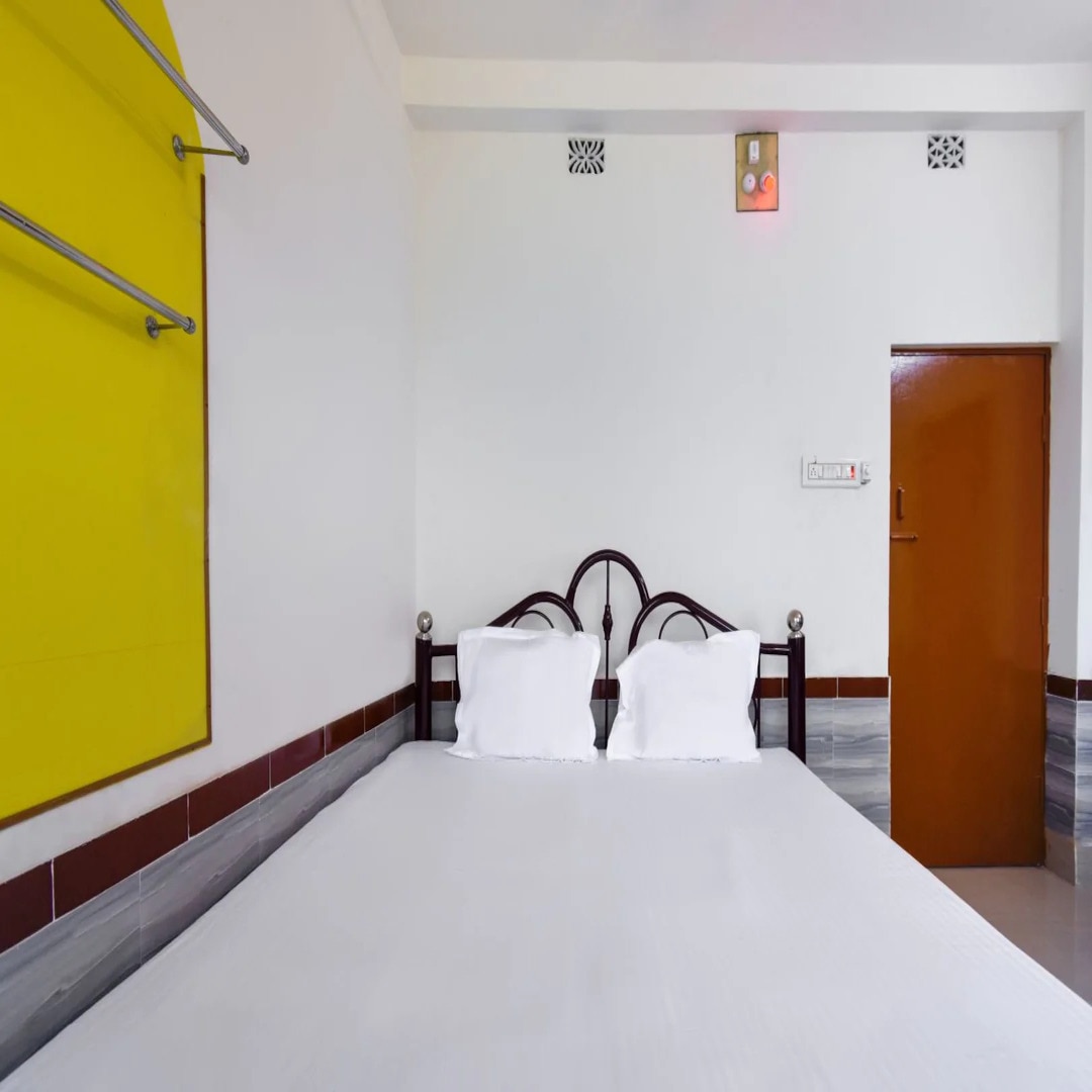Rajeshwari LODGE - Tap to explore photos