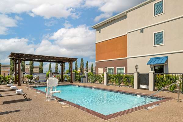 Best Western Plus Denton Inn & Suites - Tap to explore photos