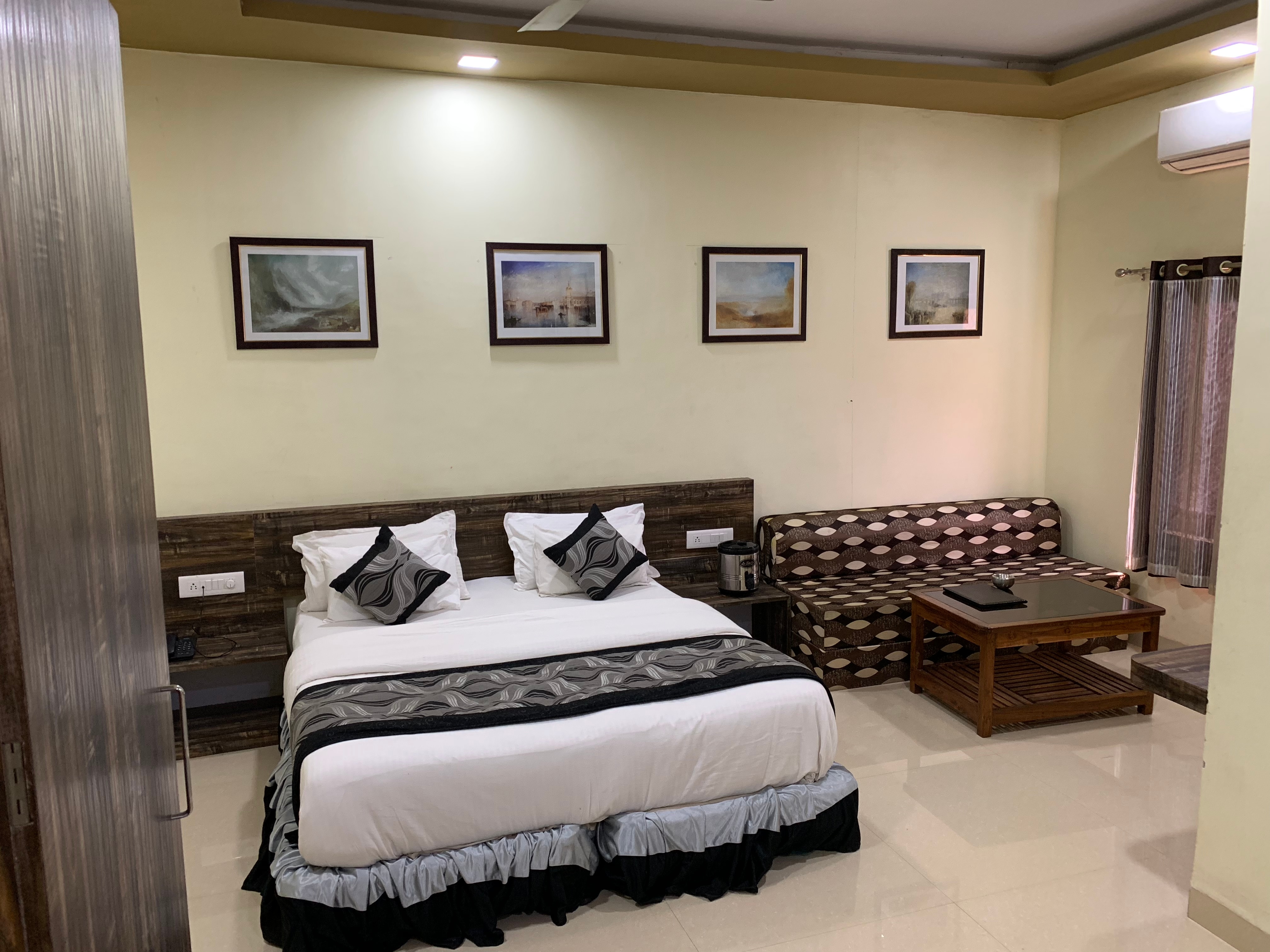Shehnai Garden Hotel & Restaurant - Tap to explore photos