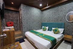 Hotel Cat, Rajkot