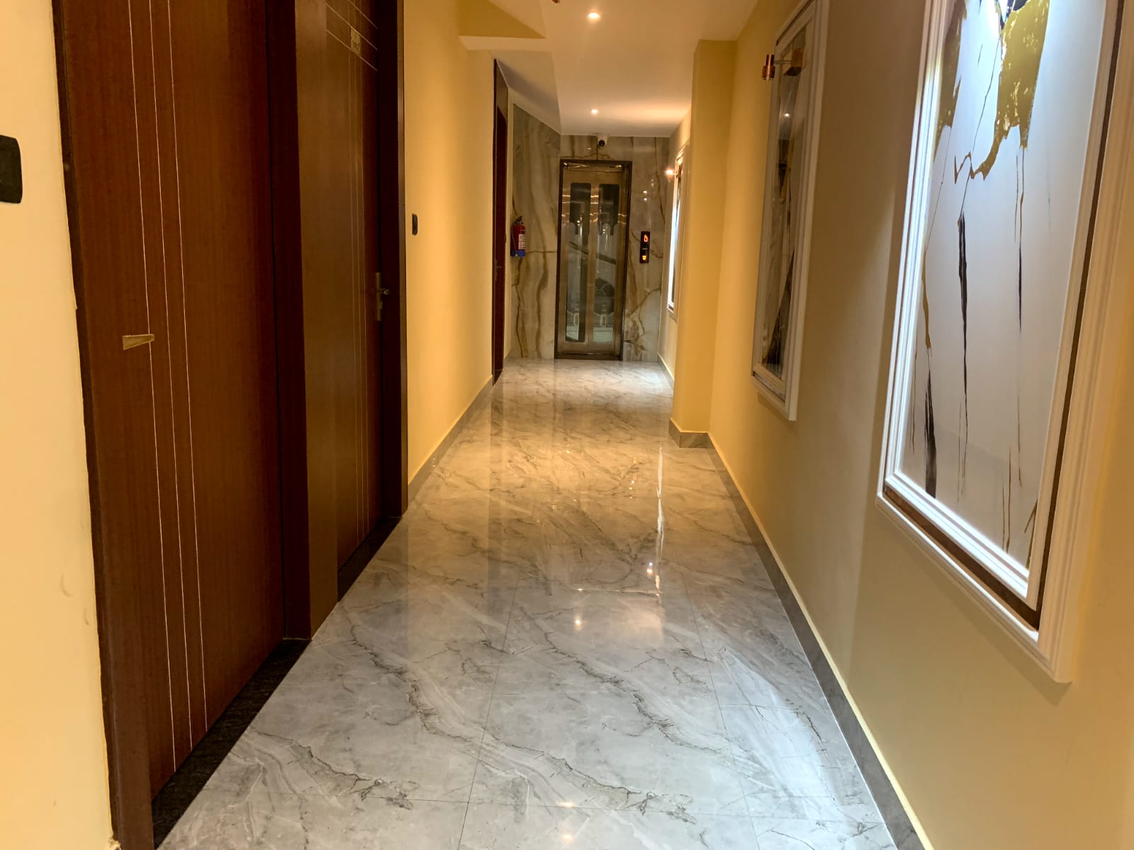 Hotel Baba Vishwanath Palace - Tap to explore photos