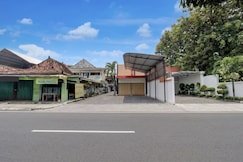 Hotel O near Ahmad Dahlan University formerly Endrayanti Inn, Yogyakarta