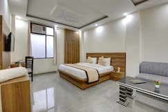Hotel The Premier Noida, Noida