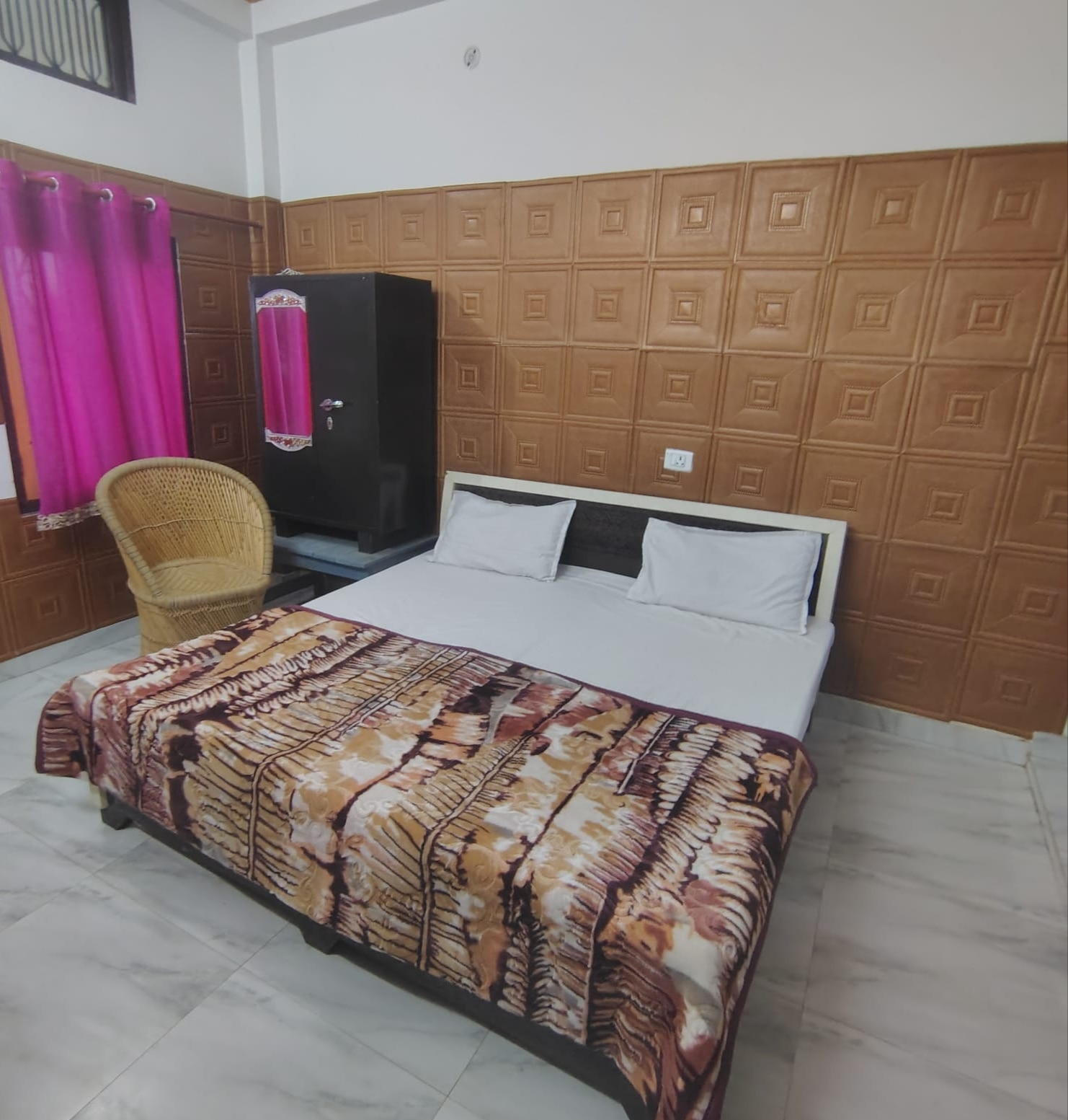 GOVIND GUEST HOUSE - Tap to explore photos