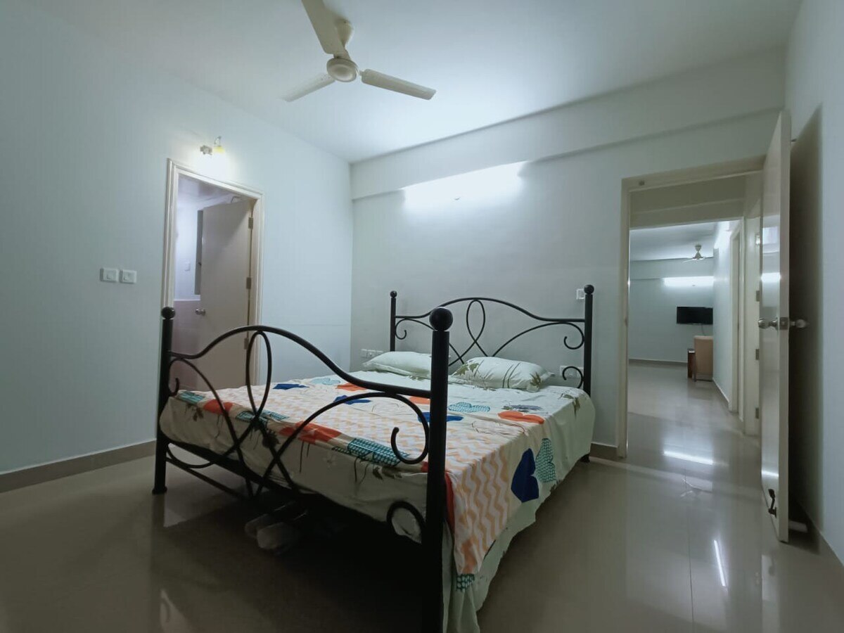 3-Bedroom Condo with Pool & Gym,Manyata, Air Blore, BH04 - Tap to explore photos