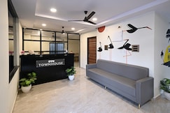 Super Townhouse De Alphabet Karmanghat, Hyderabad