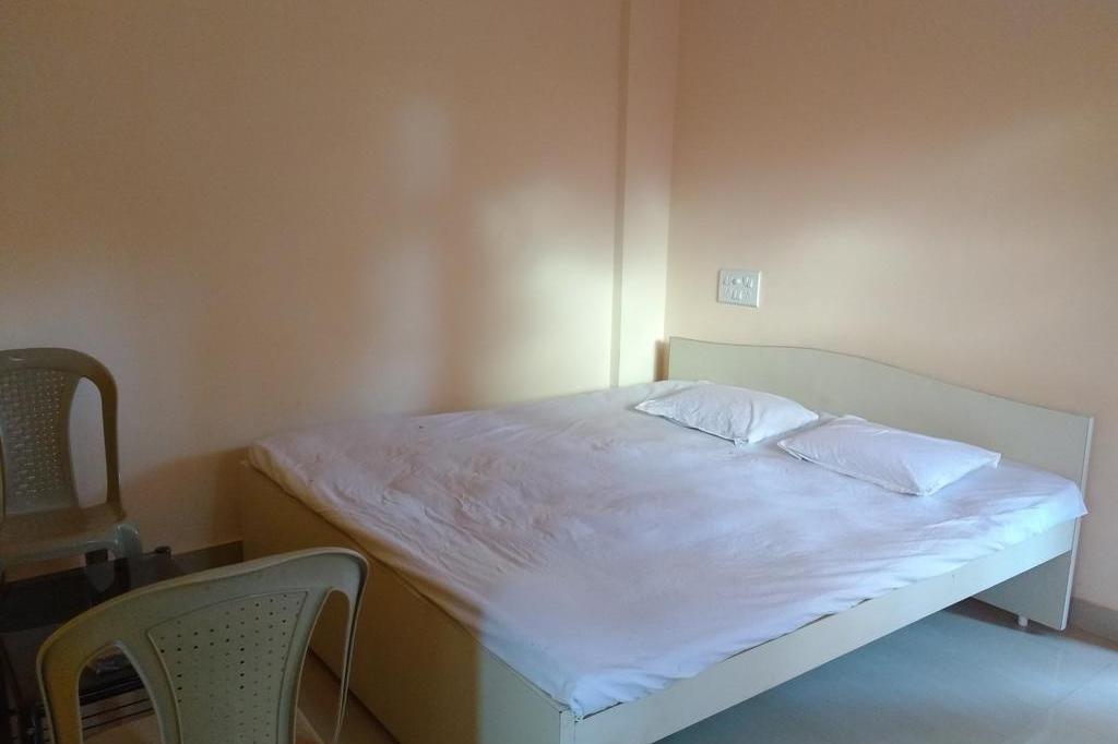 Budget Double Bed Without Tv 1