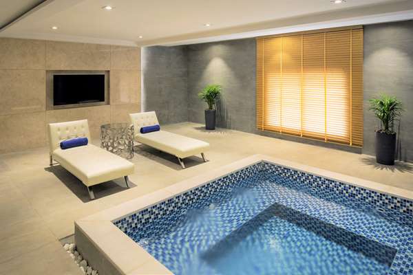 Radisson Blu Jeddah Hotel and Residence - Tap to explore photos