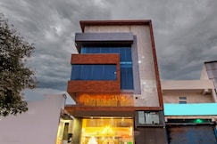 Treebo Elegant Palace, Delhi