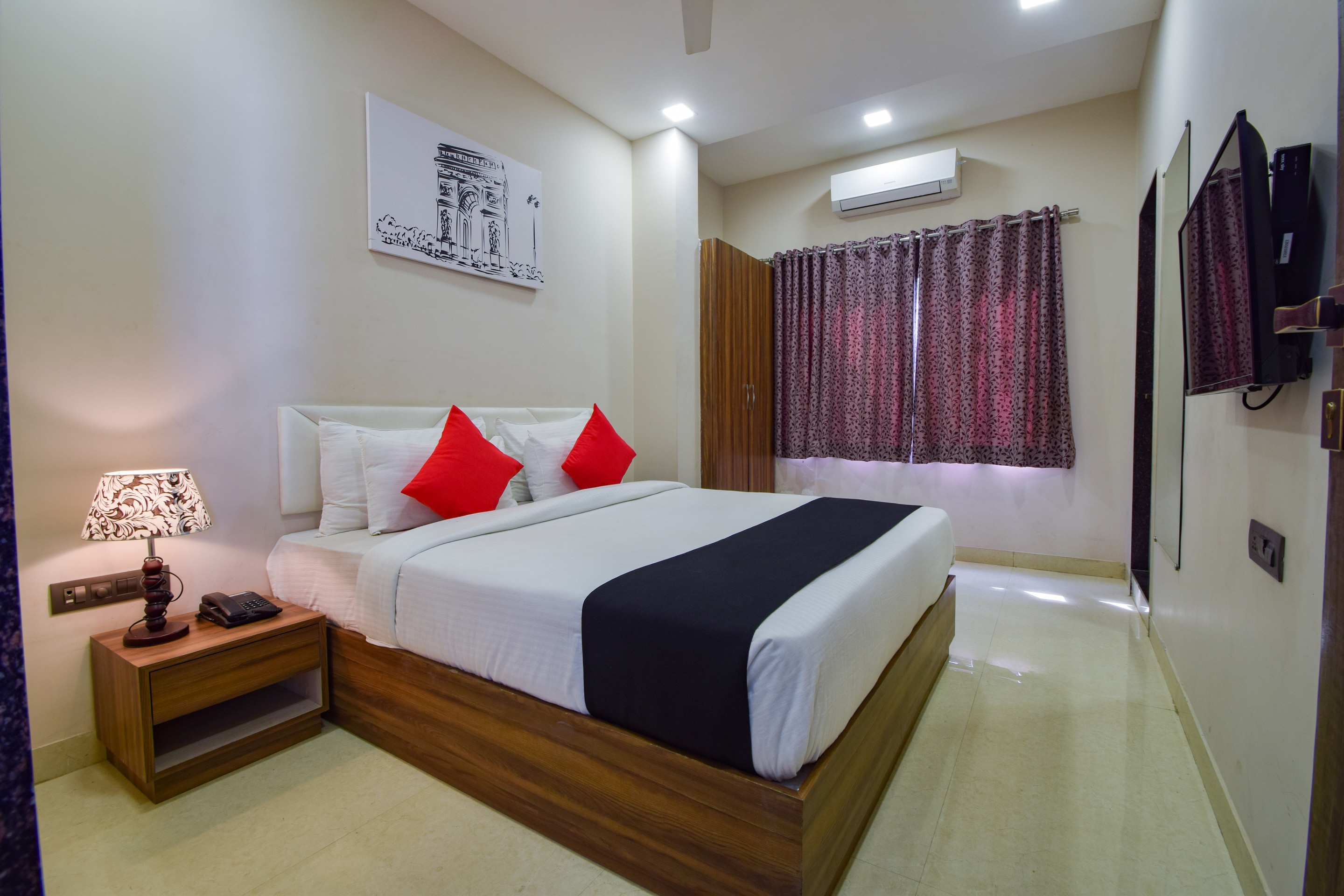 Hotel The Mewar Near Airport - Tap to explore photos