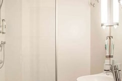 Ibis Cornella, Cataluna