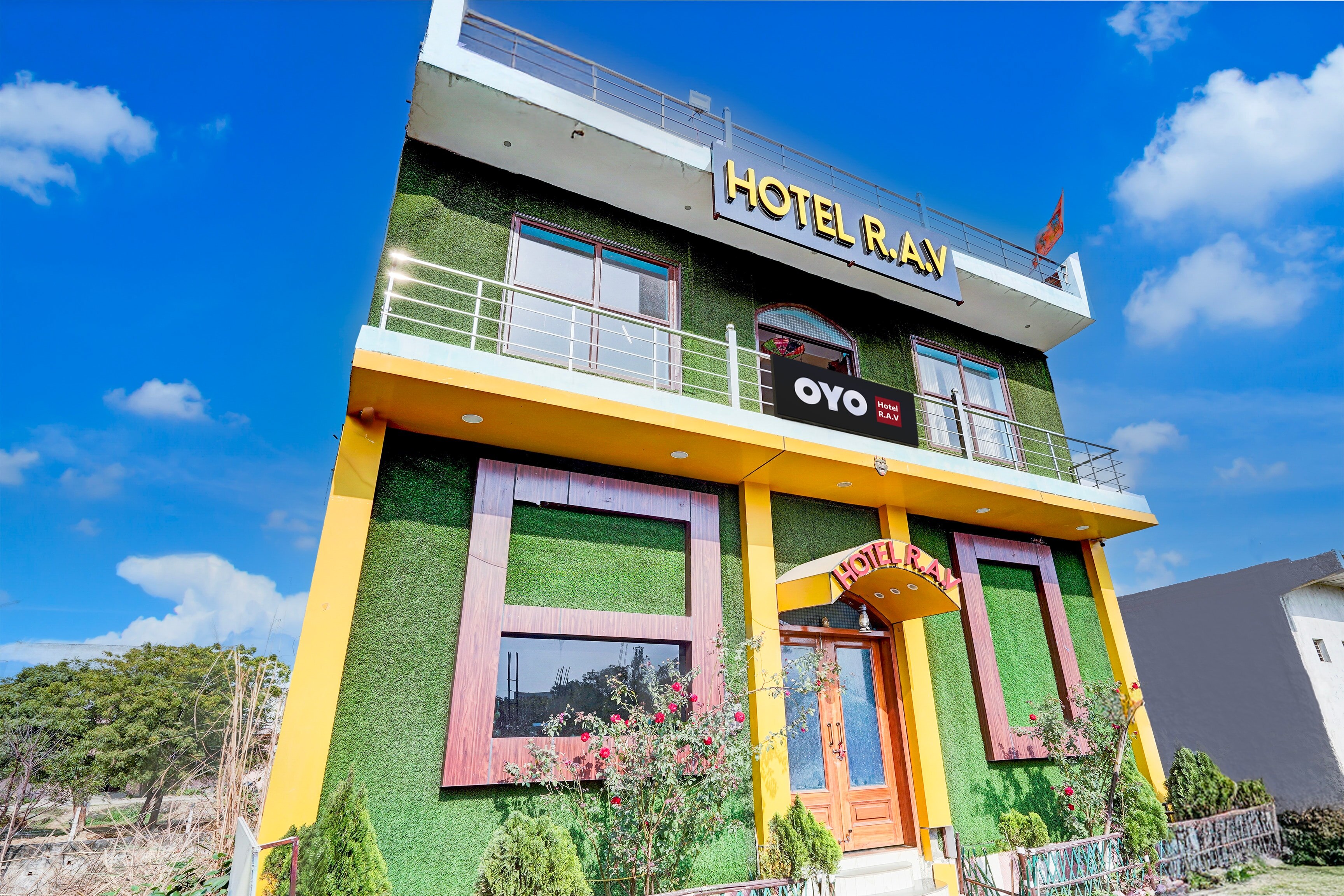 HOTEL O R.A.V - Tap to explore photos