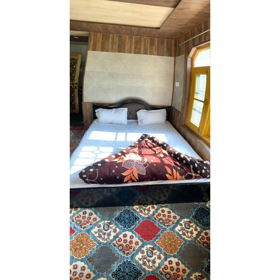 Hinter Land Resort - Tap to explore photos