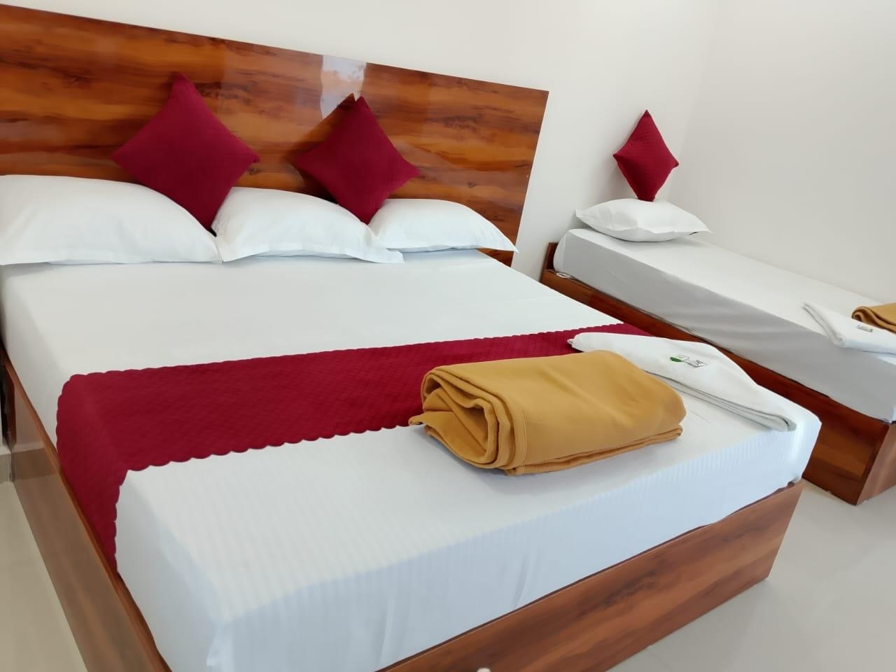 Hotel Shresta Luxury Rooms - Tap to explore photos