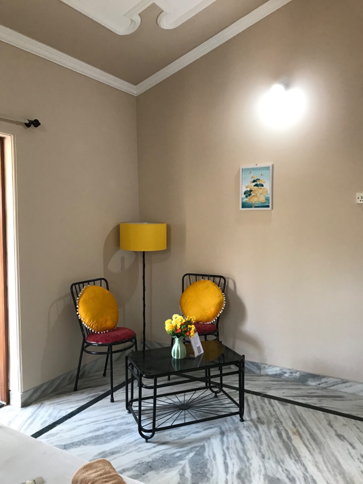 2BHK APARTMENT IN PARTY HUB CANDOLIM - Tap to explore photos