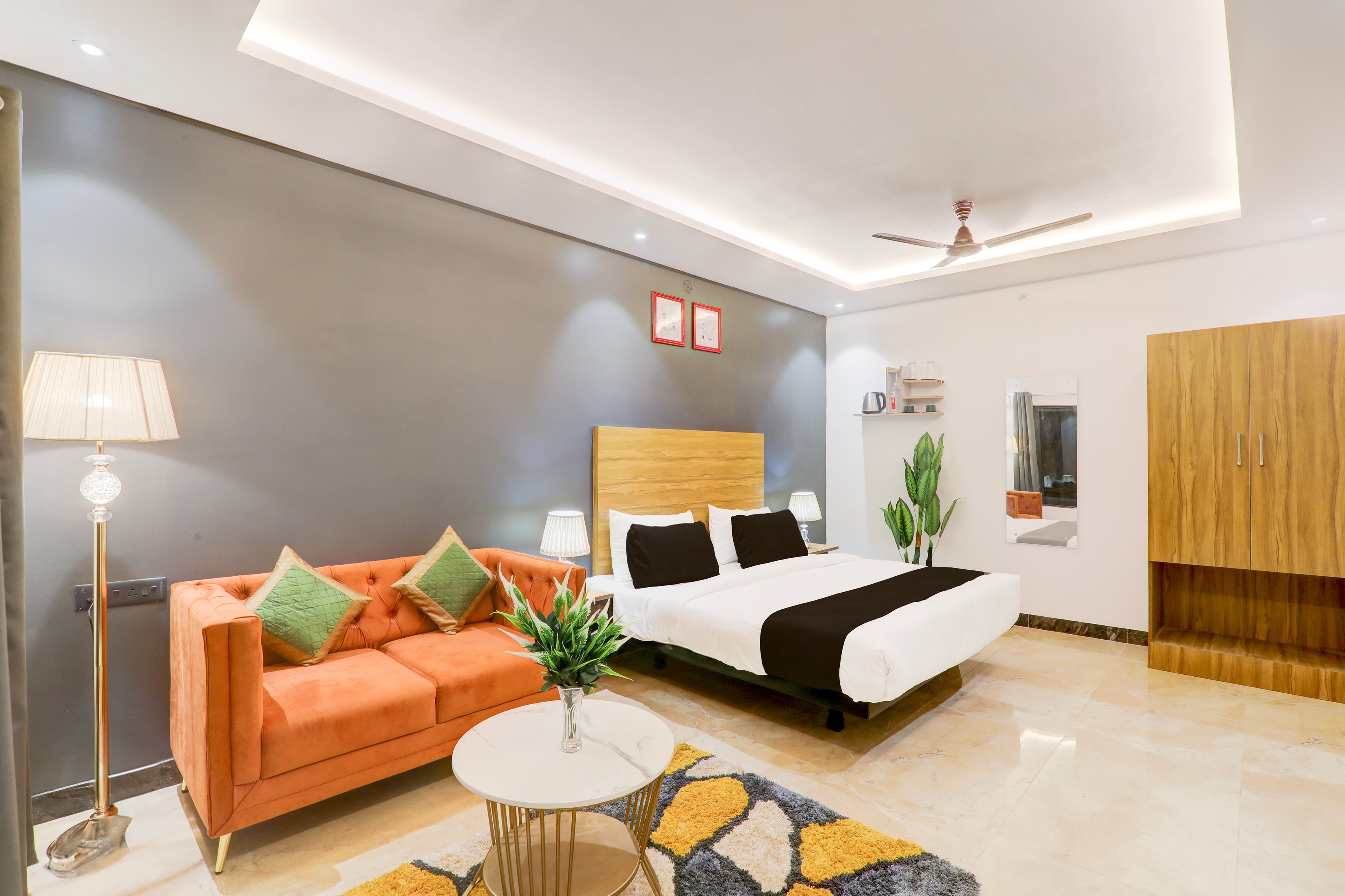 Super Hotel O Golden Tulip - Tap to explore photos