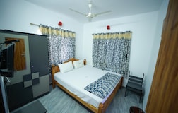 Twin Deluxe Room With Hall