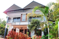 Angels Nest 3BR First Floor near Karlad Lake by Homeyhuts, Wayanad