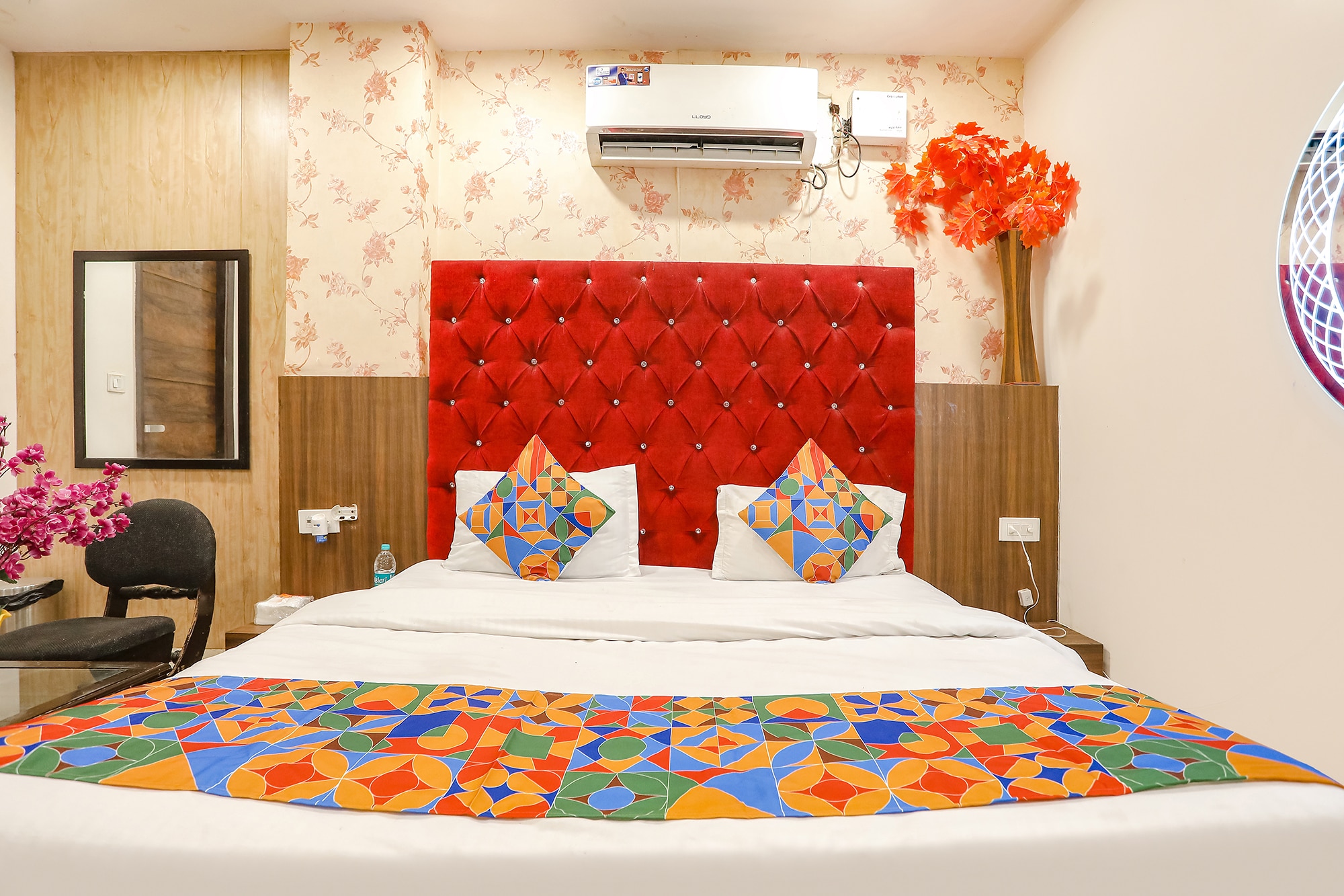 FabHotel Royal Galaxy I - Nr. Yashobhoomi Convention Centre - Tap to explore photos