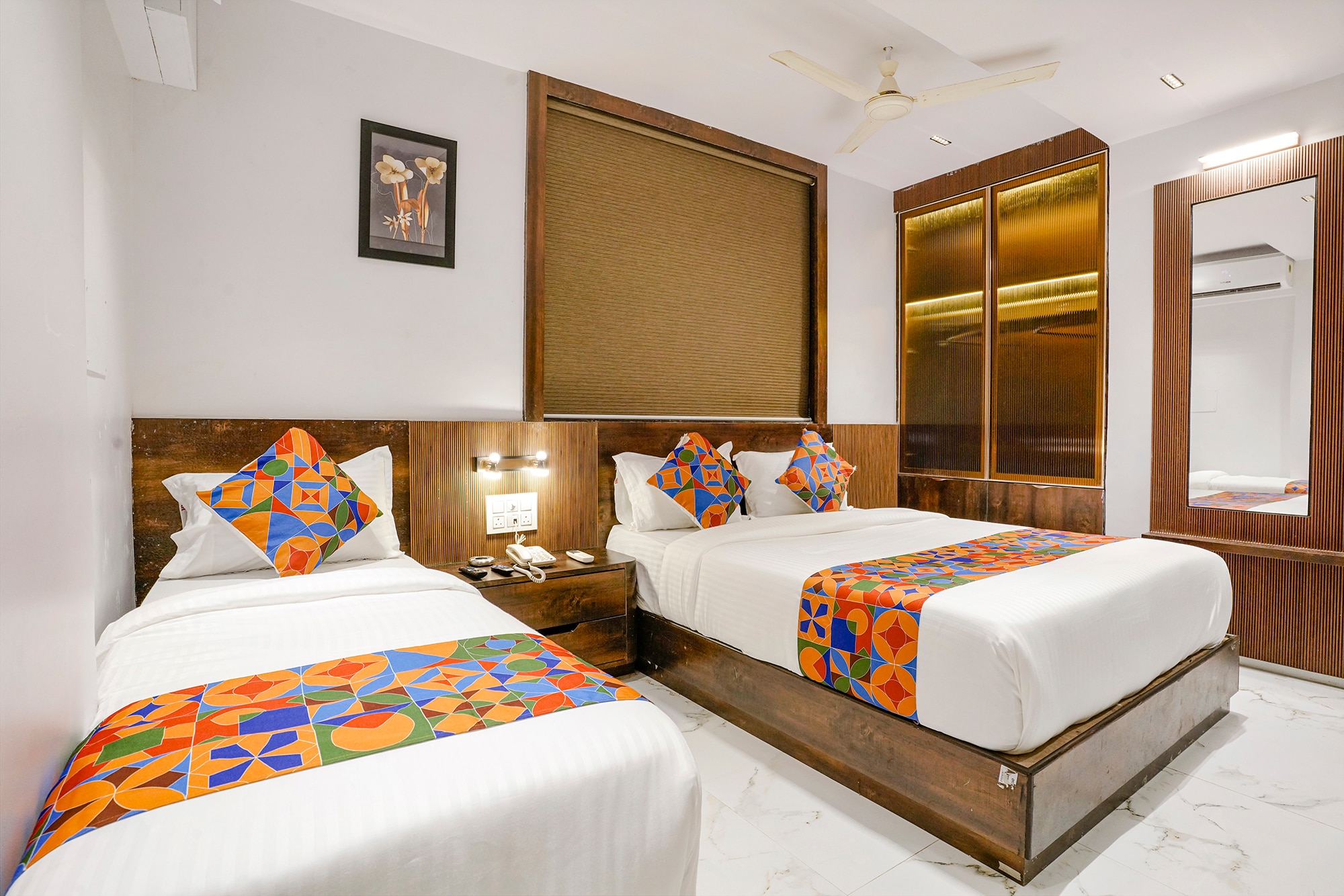FabHotel Peralz - Nr. Boriwali Station - Tap to explore photos