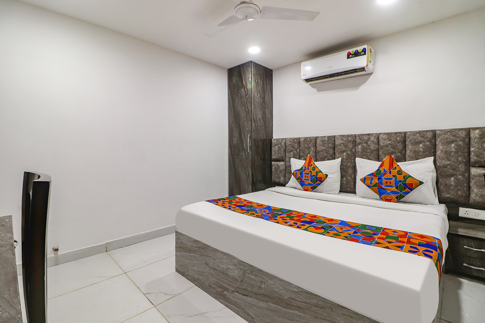 FabHotel Roadway Inn - Nr. Yashobhoomi Convention Centre - Tap to explore photos