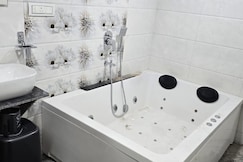 HOTEL ROYAL ELITE, Vapi