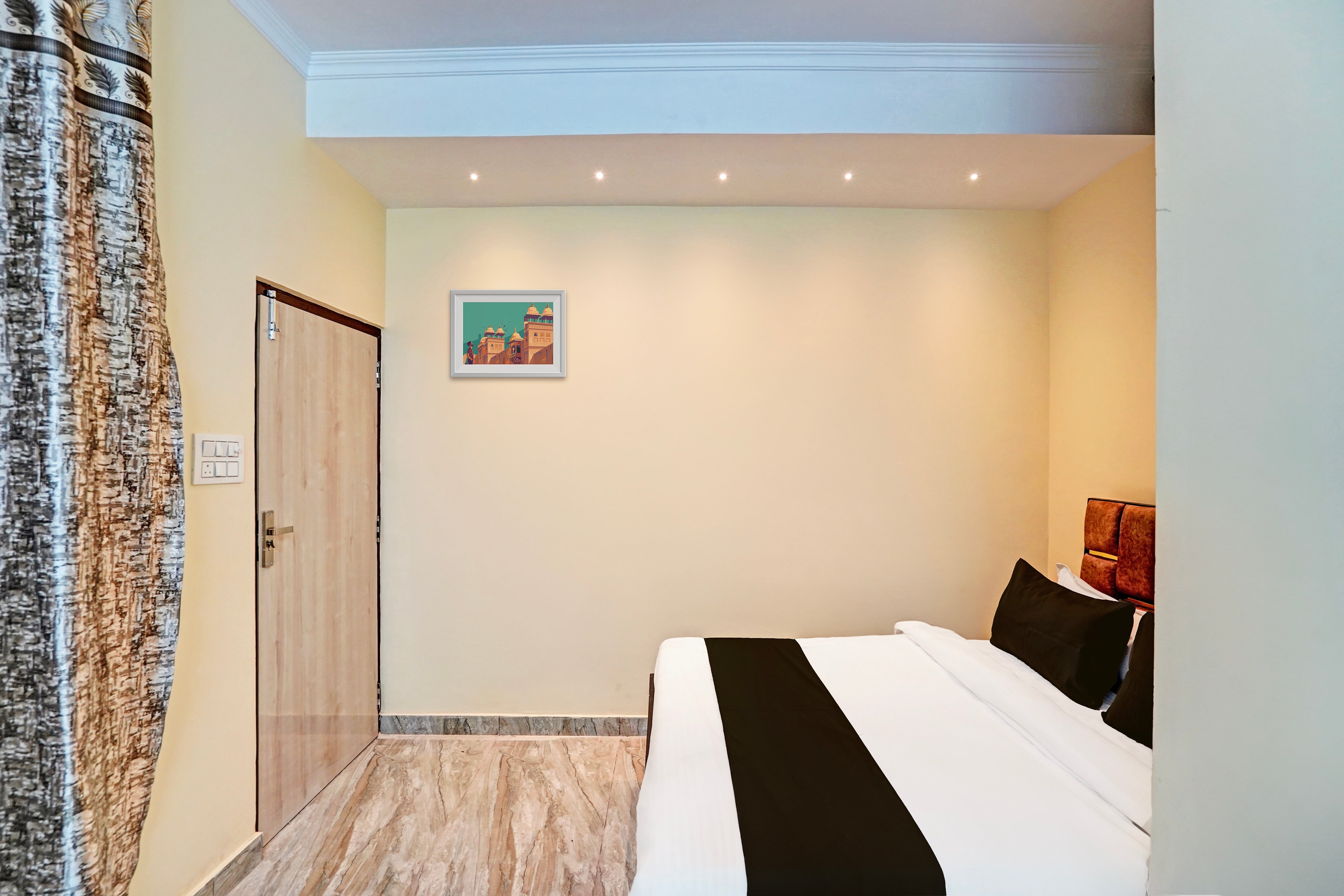 Hotel O NEW STAR ROOMS - Tap to explore photos