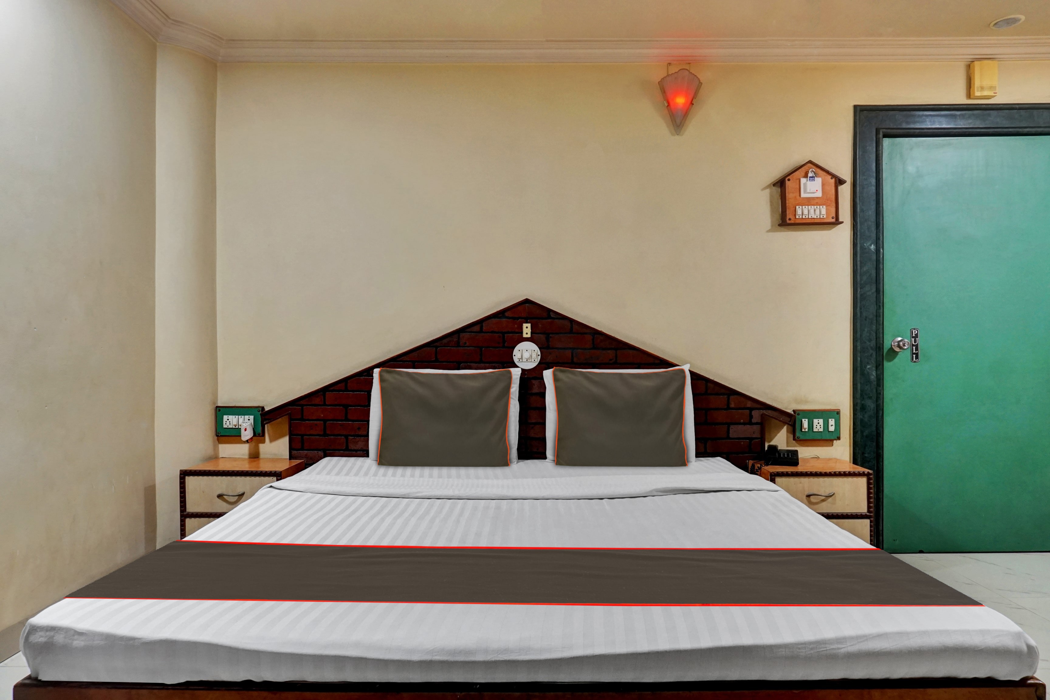 Collection O Shiv Inn - Tap to explore photos