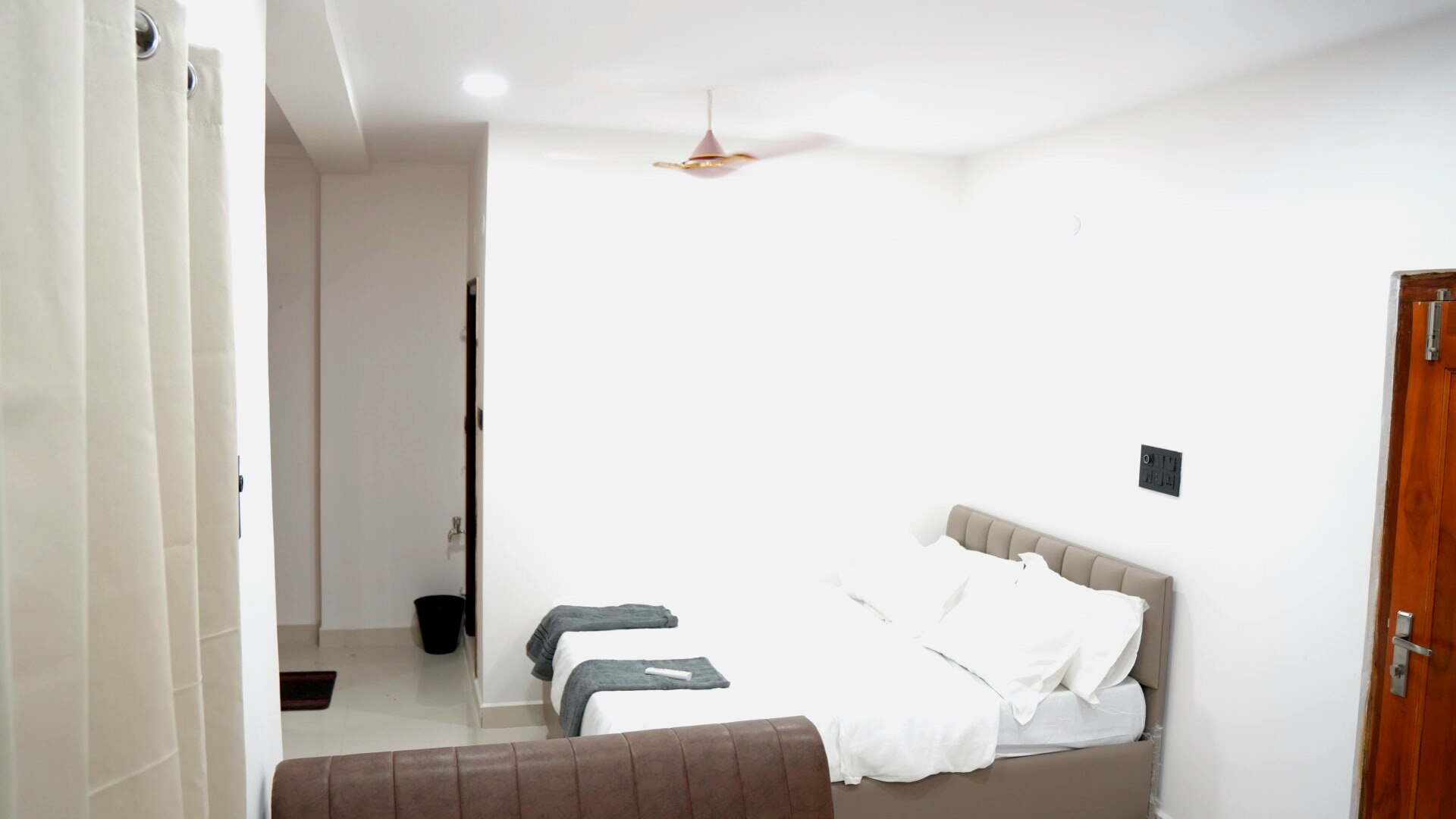 Elegance Hotels - Tap to explore photos