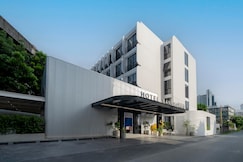 Hotel Bangkokian, 