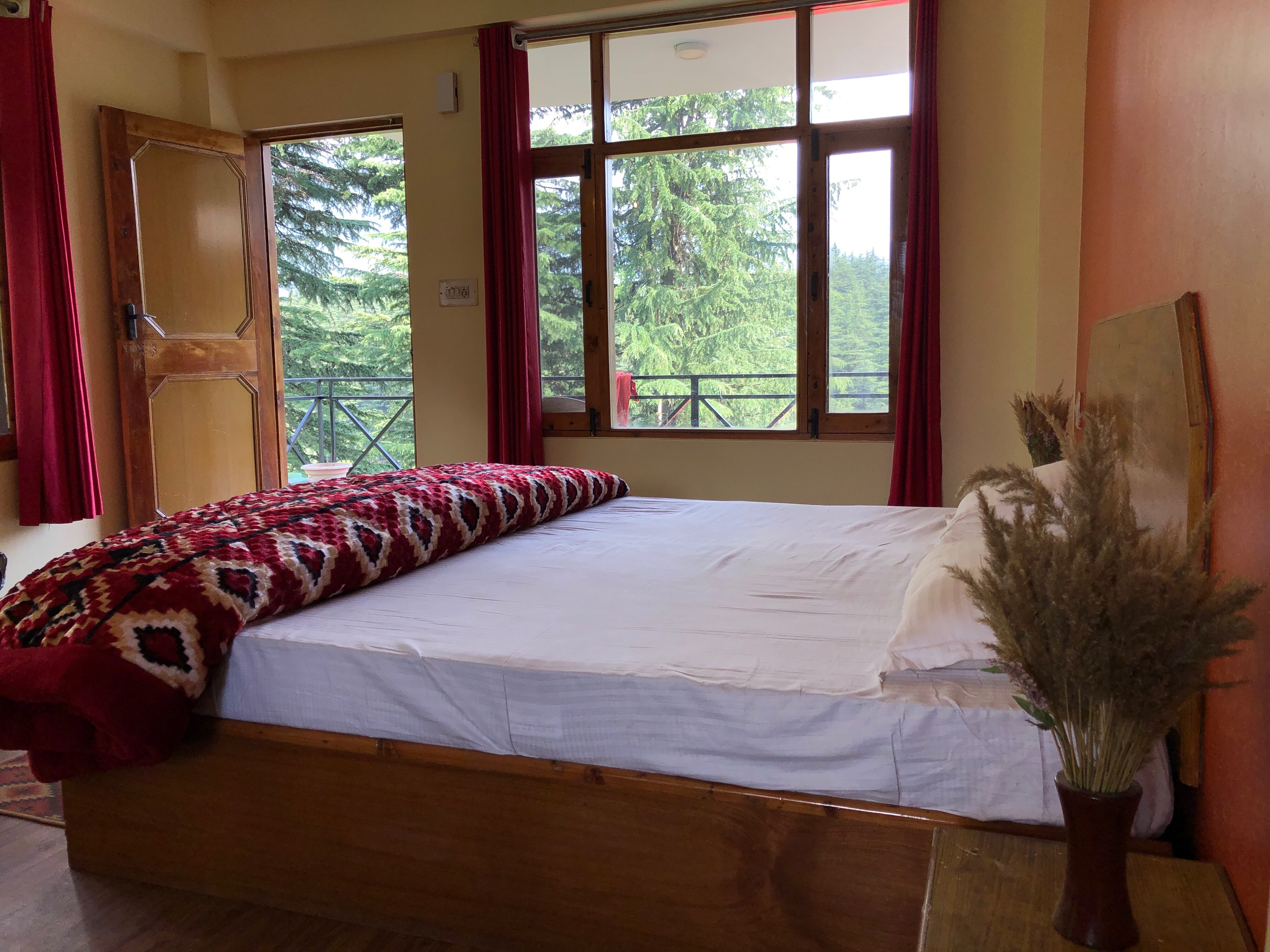 Red House Cafe Manali Guest House Free Cancellation Price Address Reviews