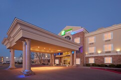 Holiday Inn Express & Suites Eagle Pass, Maverick