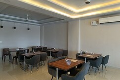 Hotel marooni, Tonk