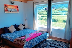 Sunshine cottages, Bir Billing
