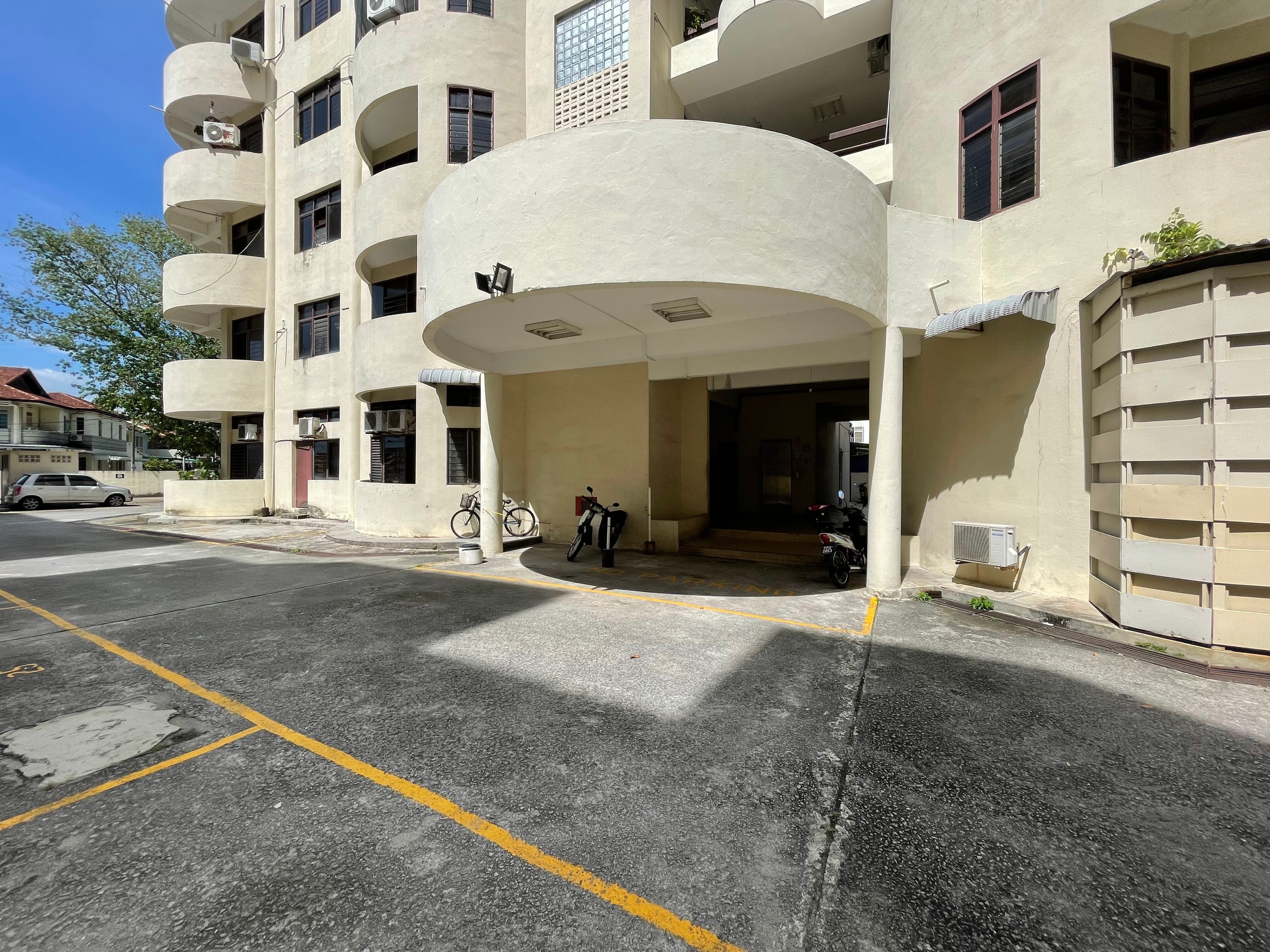 OYO Home 90326 Wg Guest House - Tap to explore photos