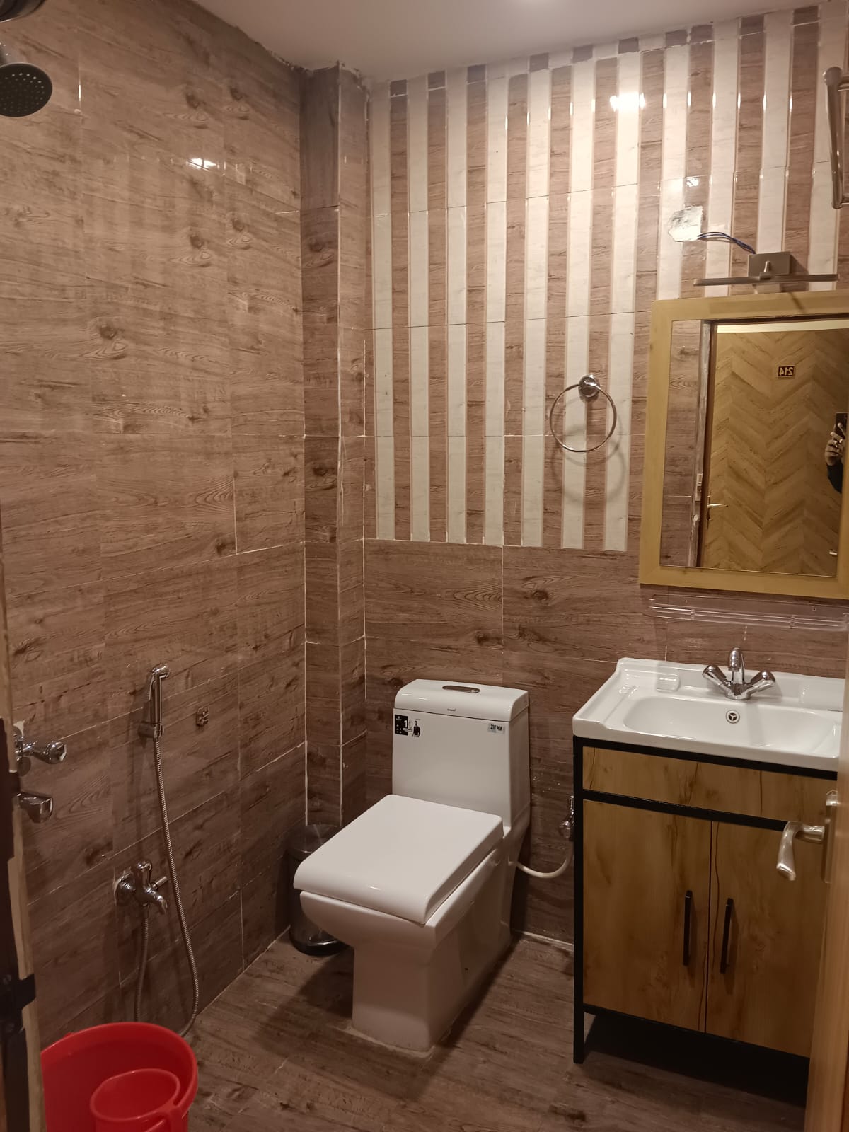 PALLAVI INTERNATIONAL HOTEL THAWE - Tap to explore photos