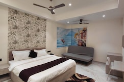 Dwarka Palace, Hingoli