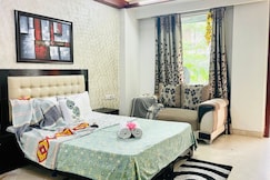 BluO Cozy Studio with Balcony - Green Park and HKV, Delhi