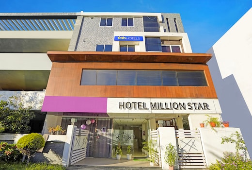 FabHotel Million Star