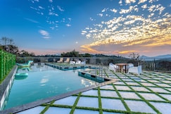 Hotel White House Munnar | Luxury Resort, Munnar