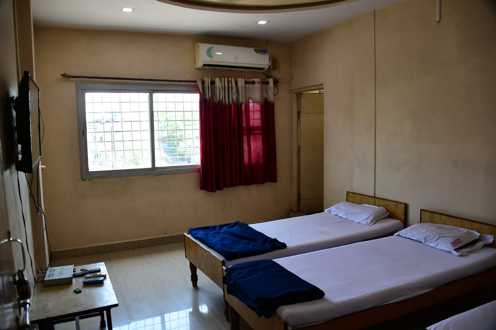 Aditya Lodge - Tap to explore photos