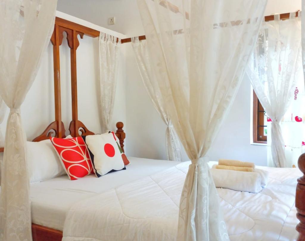 The Savi Villa Luxuria - Tap to explore photos