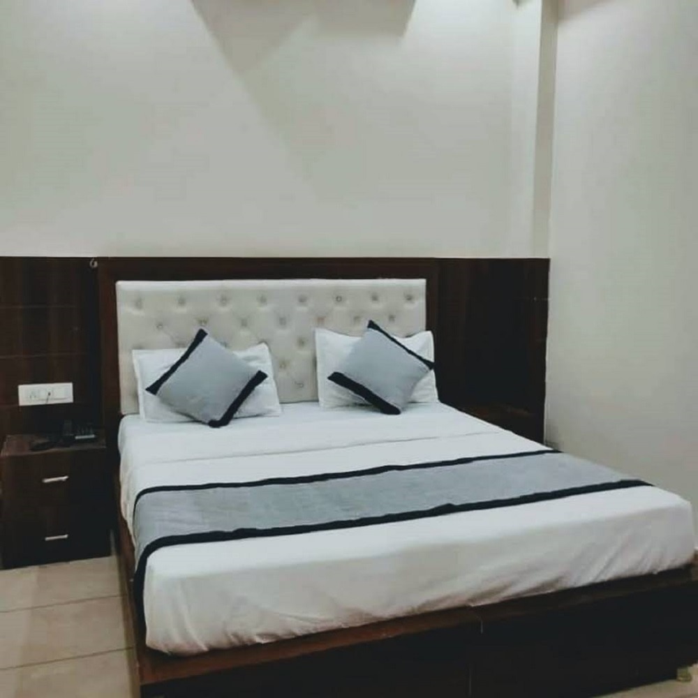 Hotel Ameya, Kurukshetra - Tap to explore photos