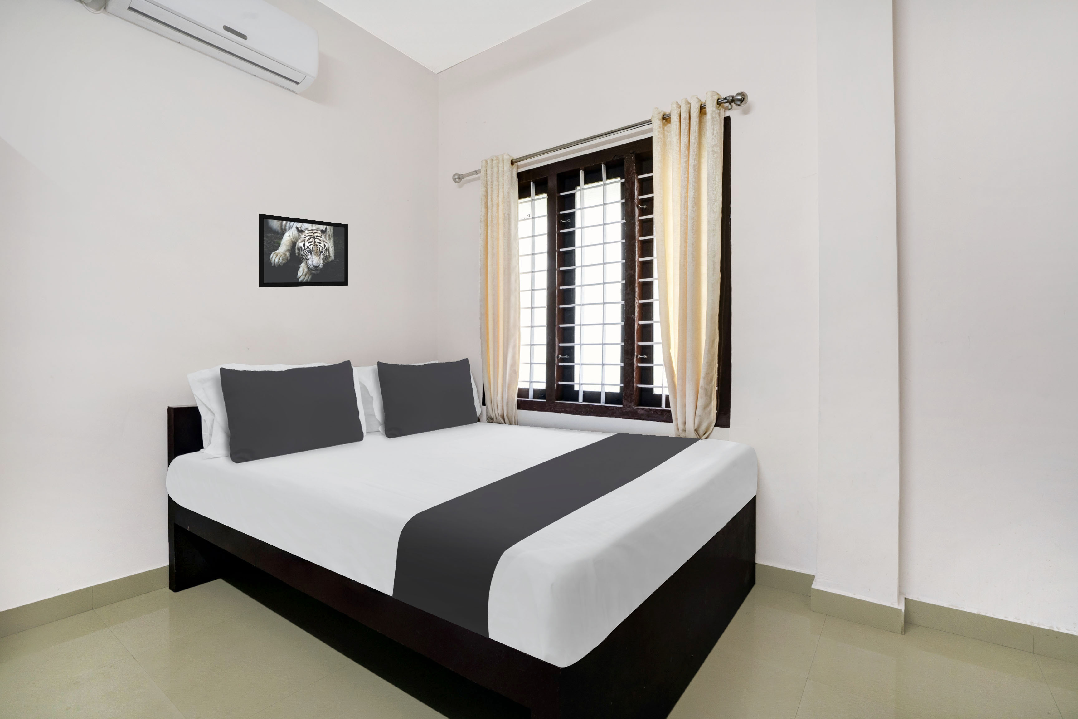 Hotel O GRAND RESIDENCY - Tap to explore photos