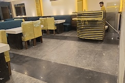 Hotel town tree, Agra