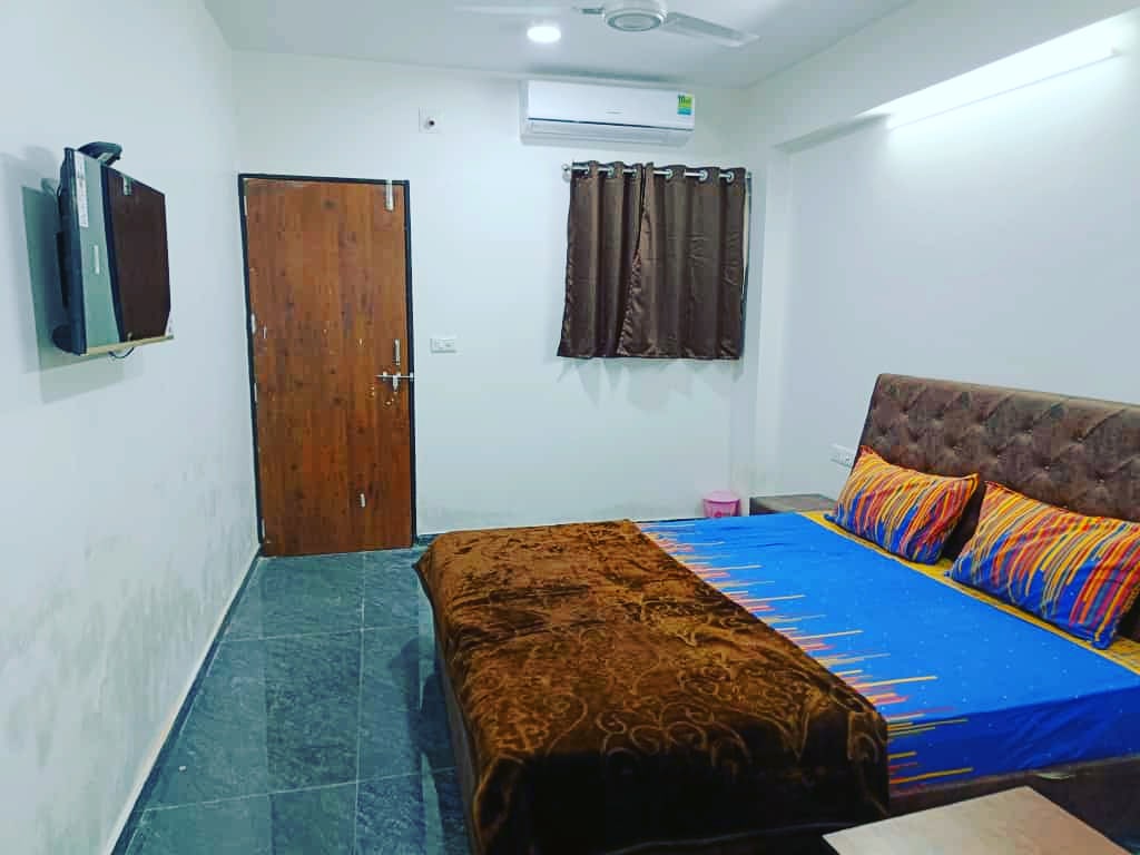 Rudra Guest house - Tap to explore photos
