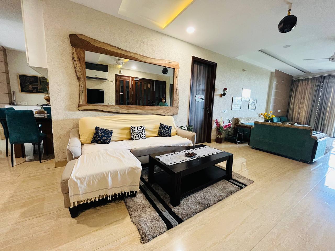 Legacy Havens The Solarium Suite - Tap to explore photos