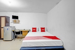 OYO Life 90791 Royale Margorejo, Surabaya